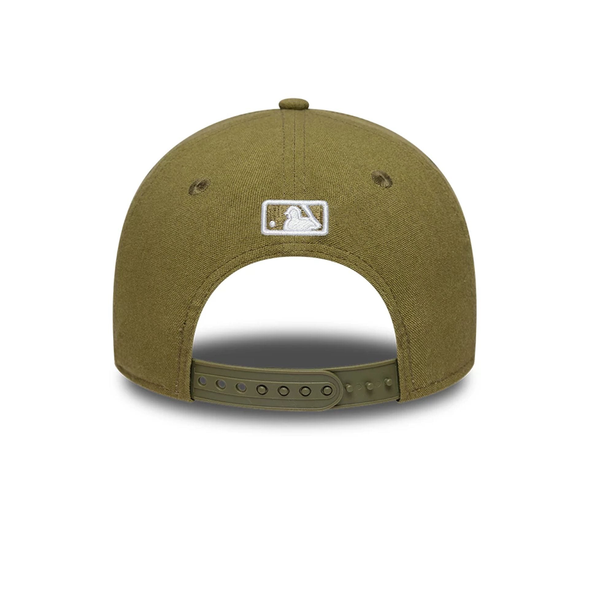 Pictured is this MLB Linen LA Dodgers 9FORTY M-Crown cap in Dark Green. 4