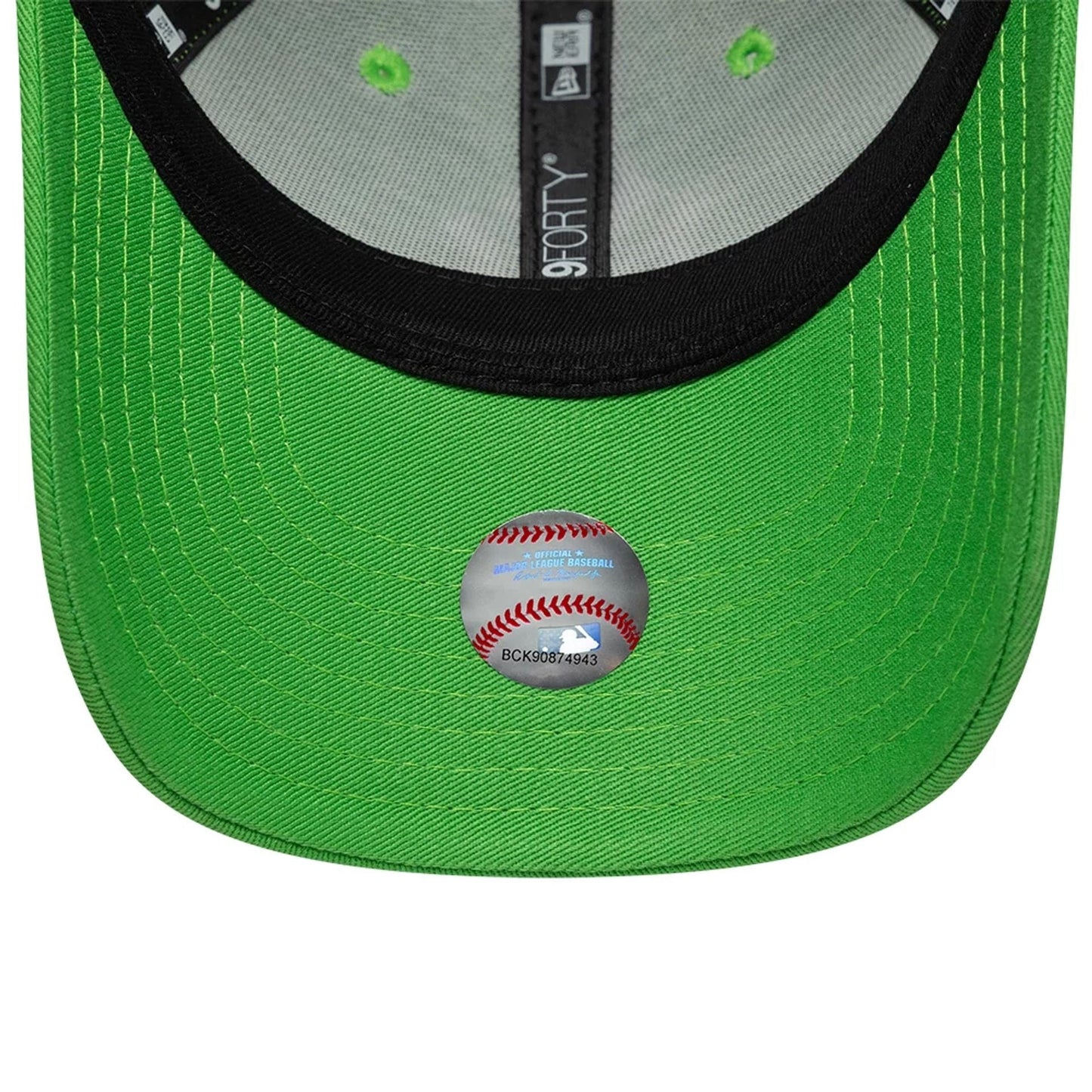 Pictured is this MLB League Essential New York Yankees 9FORTY cap in open green. 5