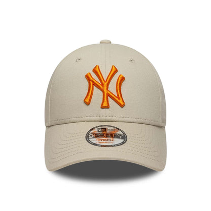 Pictured is this Youth MLB League Essential New York Yankees 9FORTY cap in light beige. 2