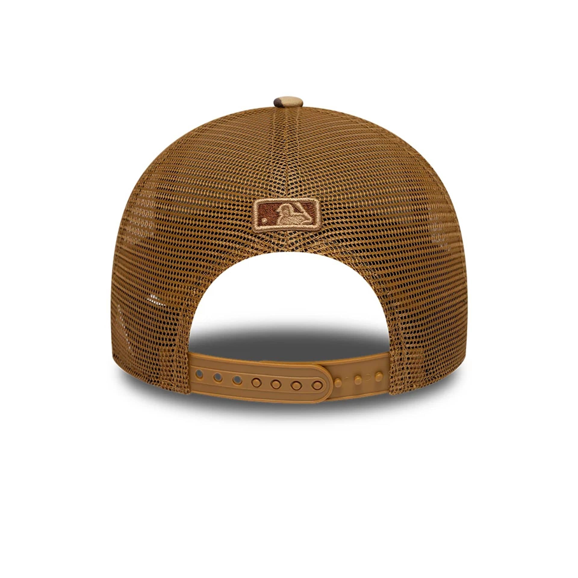 Pictured is this MLB Wordmark San Diego Padres 9FORTY M-Crown cap in Duck Camo. 4