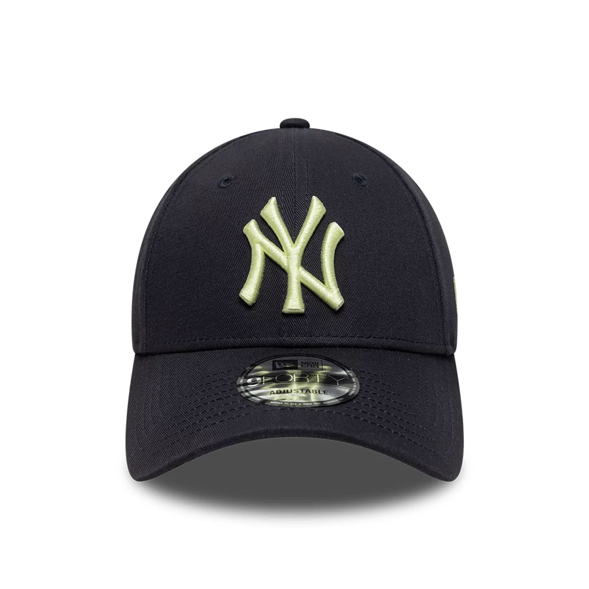 Pictured is this MLB League Essential New York Yankees 9FORTY cap in navy. 2