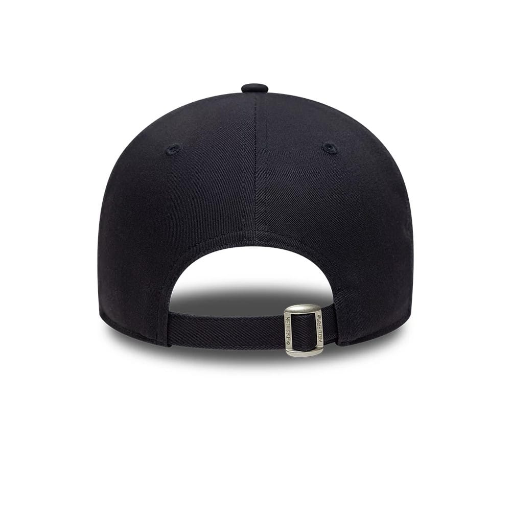 Pictured is this MLB League Essential New York Yankees 9FORTY cap in navy. 4