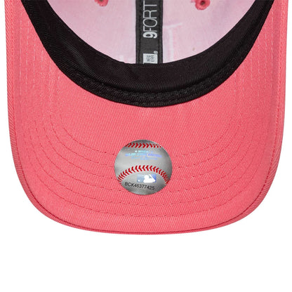 Pictured is this Toddler MLB League Essential LA Dodgers 9FORTY cap in pink. 5