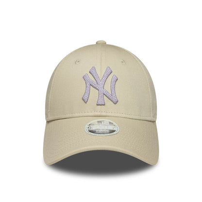 Pictured is this Womens MLB Metallic New York Yankees 9FORTY cap in light beige. 2
