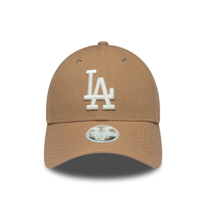 Pictured is this Womens MLB Linen LA Dodgers 9FORTY cap in Dark Beige. 2