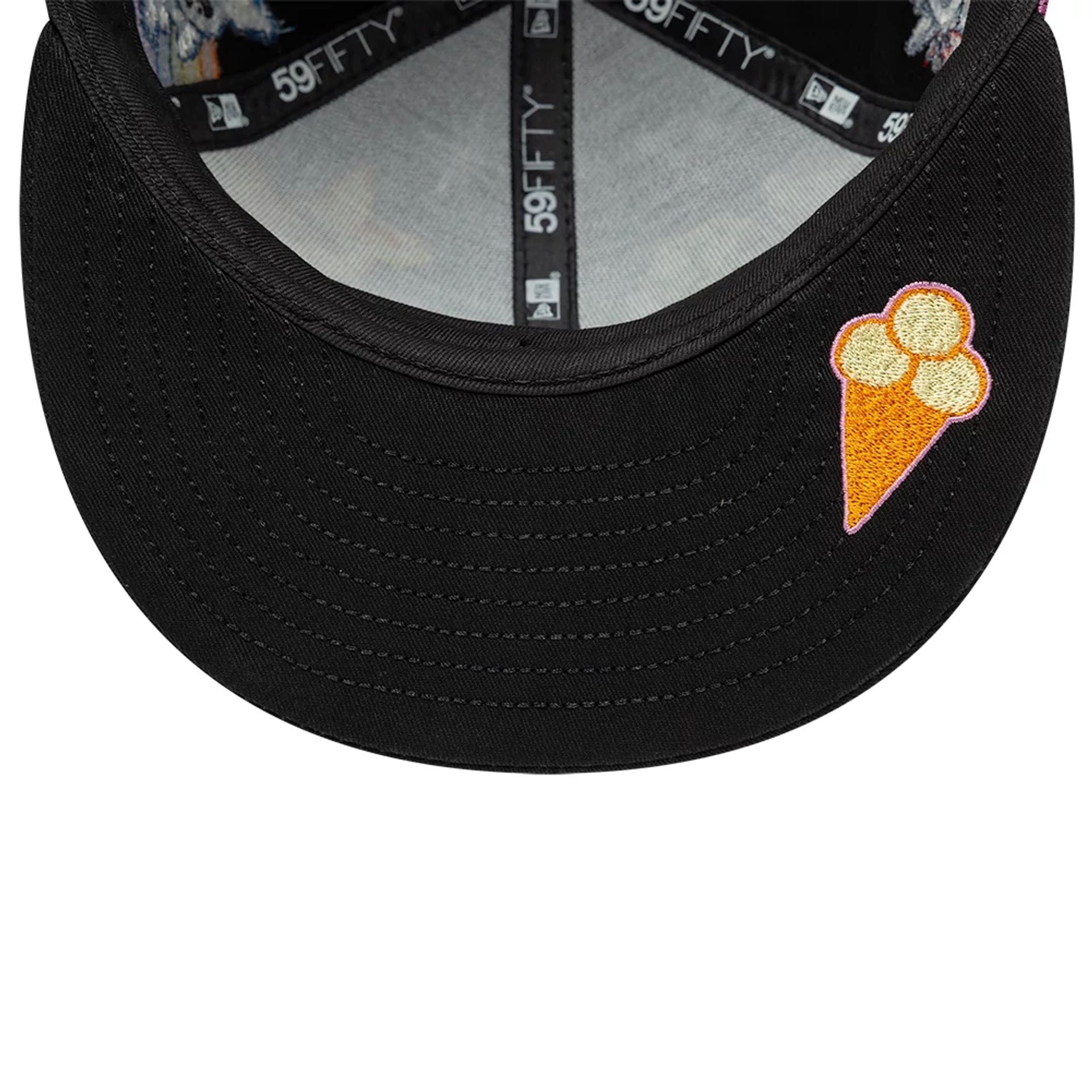 Pictured is this Kenzo X New Era  59FIFTY Fitted cap in black. 2