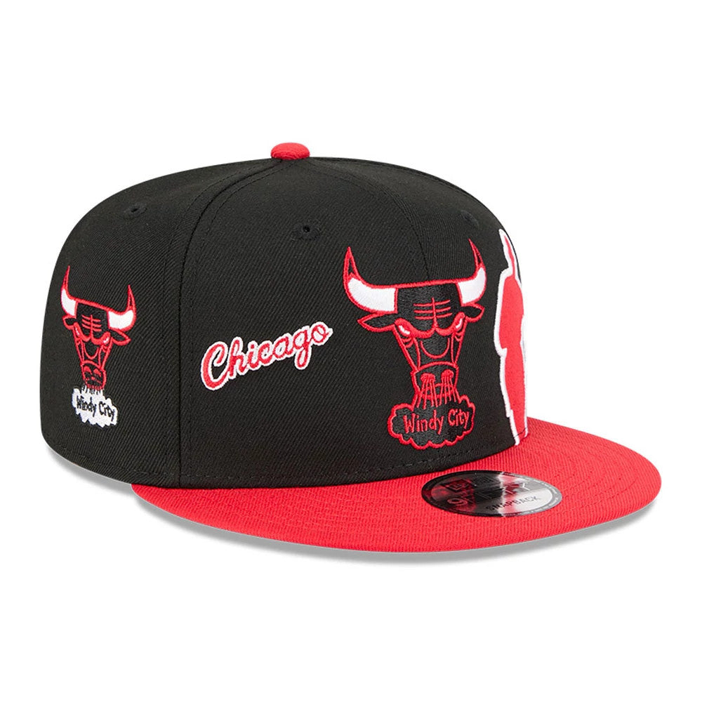 Chicago Bulls NBA Hardwood Classic ASG Black New Era 9FIFTY Snapback Adjustable Cap, three-quarter view showing the red and white embroidered Bulls logo on the front panel, a red visor, and a 9FIFTY size sticker on the cap's visor.