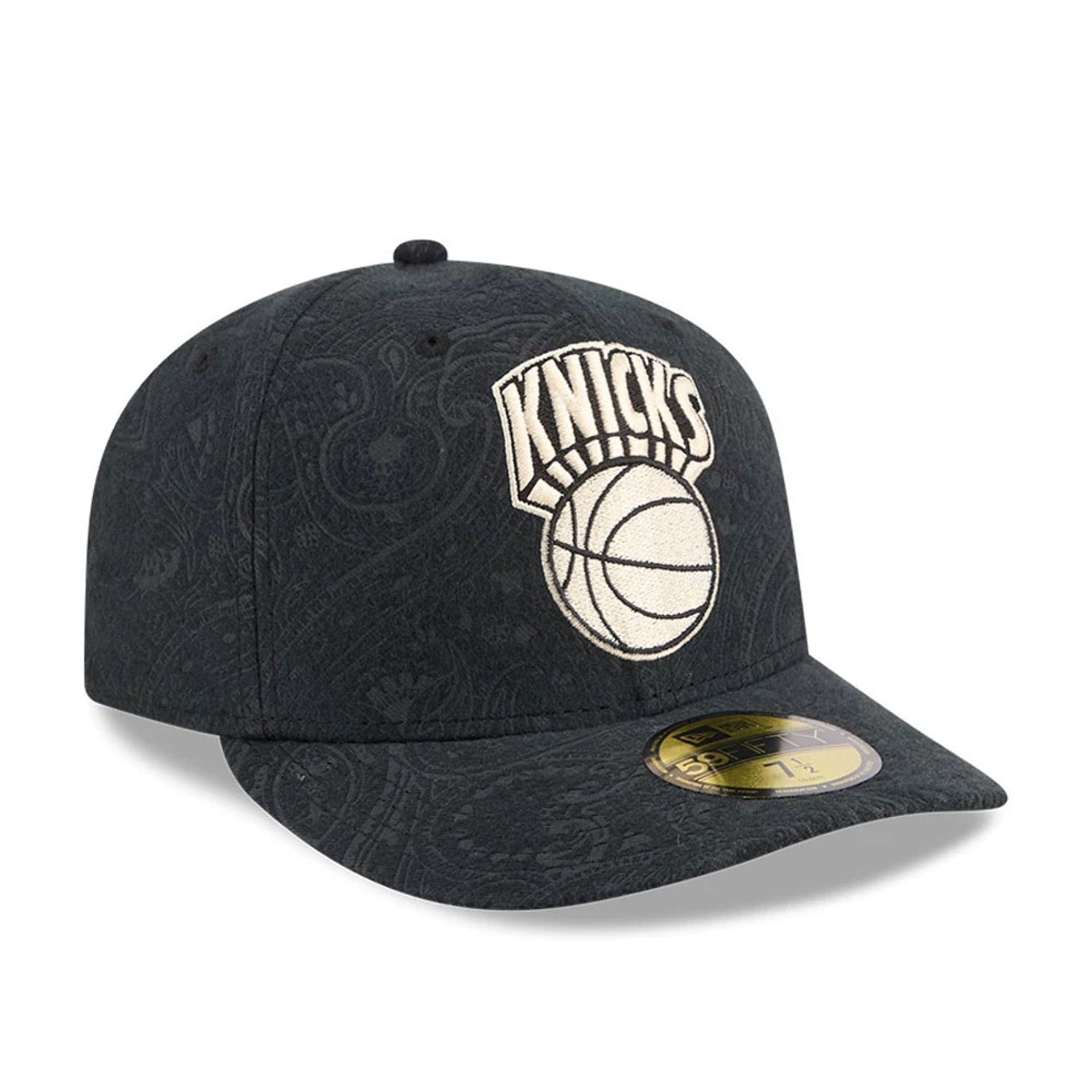 Pictured is this NBA Brushed Cotton New York Knicks 59FIFTY Fitted cap in black. 4