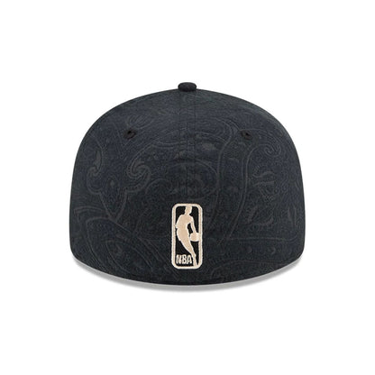 Pictured is this NBA Brushed Cotton New York Knicks 59FIFTY Fitted cap in black. 7