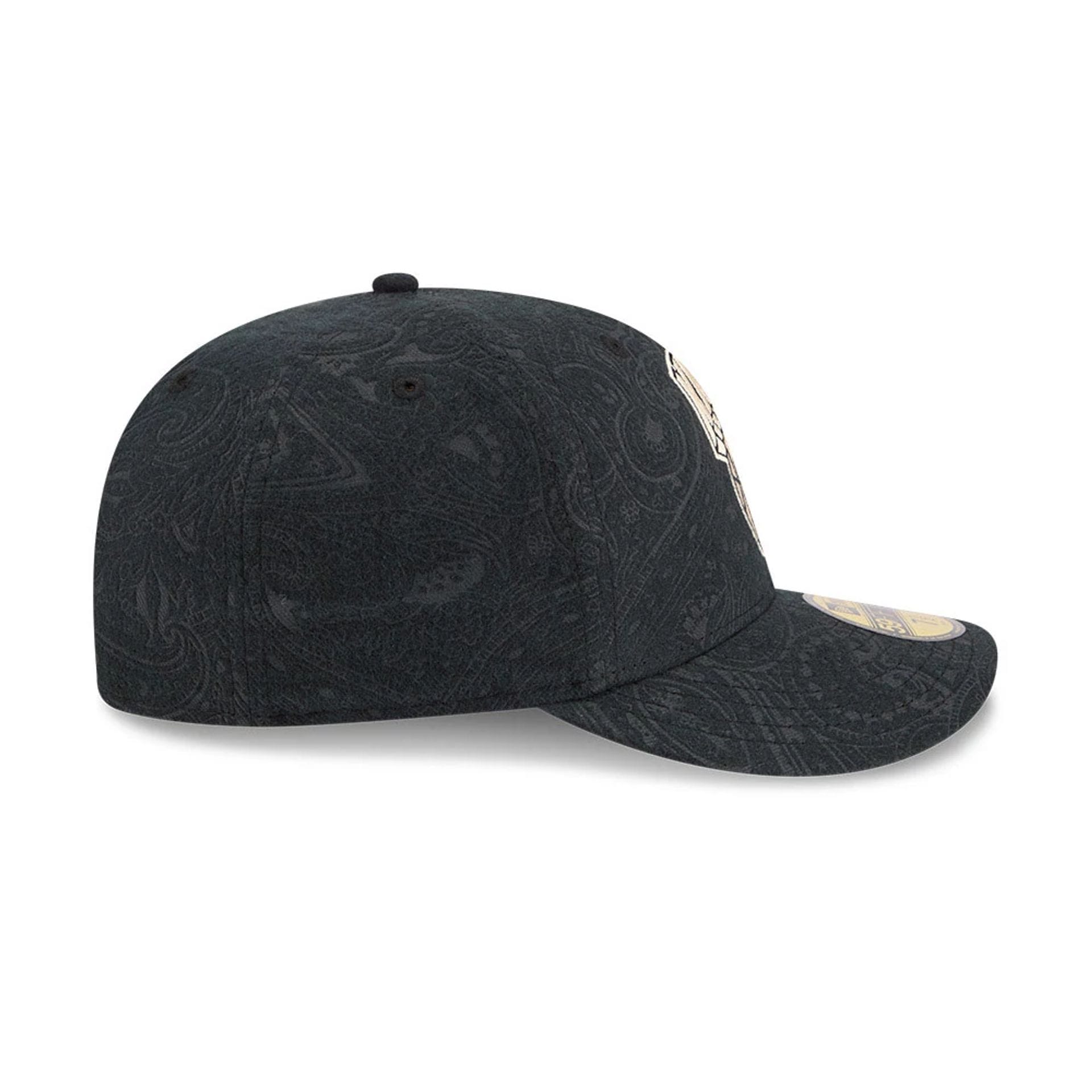 Pictured is this NBA Brushed Cotton New York Knicks 59FIFTY Fitted cap in black. 6