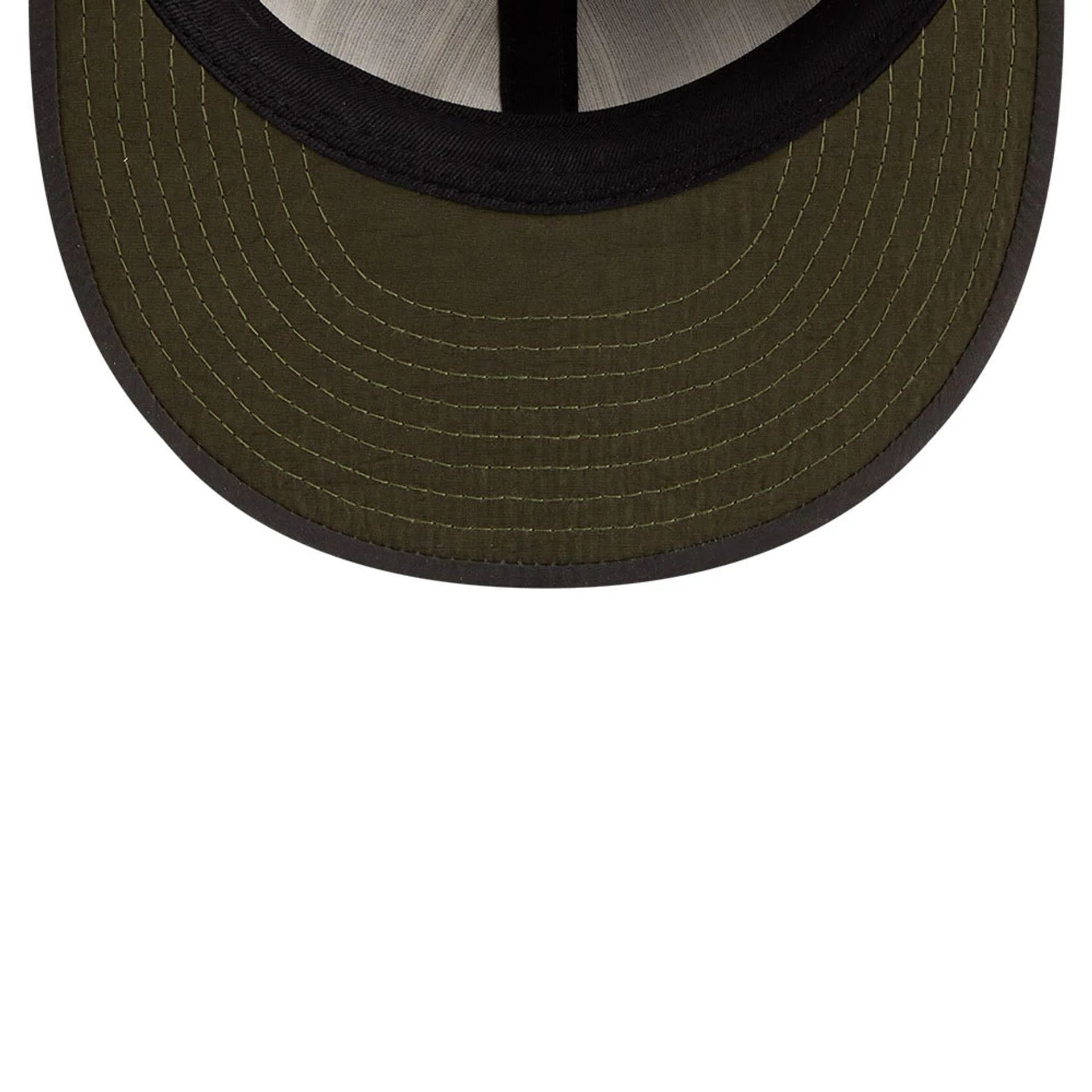 Pictured is this MLB Nylon Chicago Cubs Retro Crown 9FIFTY cap in black. 7