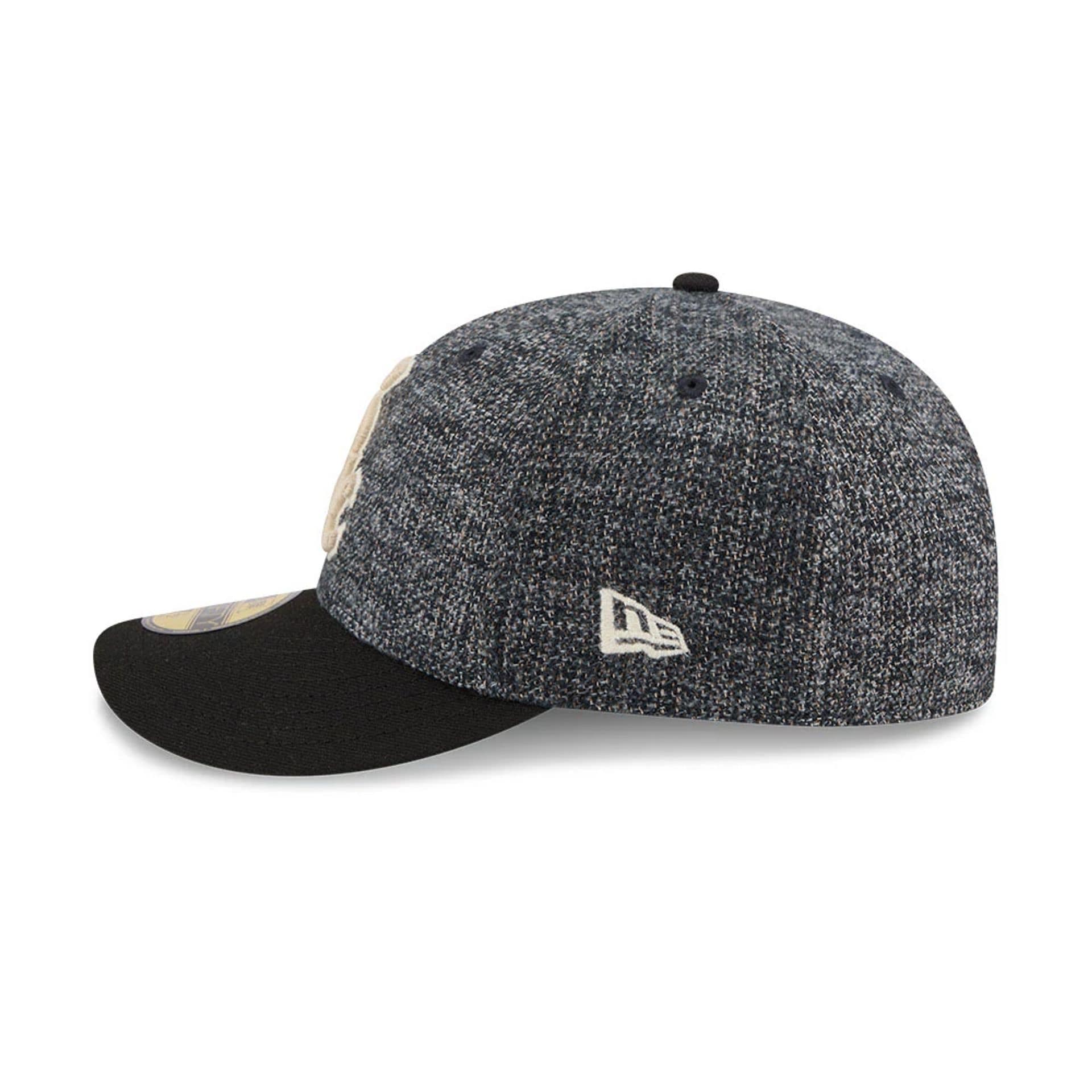 Pictured is this MLB Tweedy Cotton Chicago White Sox 59FIFTY Fitted cap in black. 5