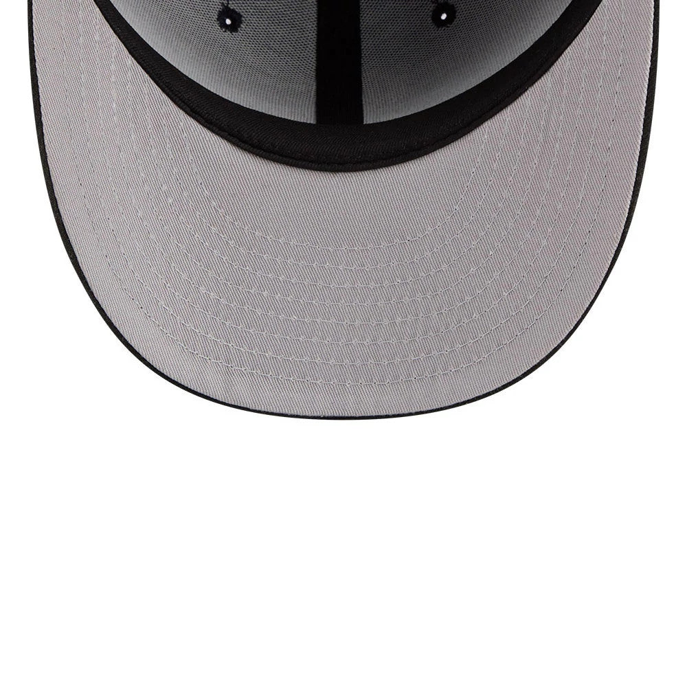 Chicago White Sox MLB Tweedy Cotton Black New Era 59FIFTY Fitted Cap, inside view showing the light grey undervisor with white stitching, contrasting black interior panels, and the black sweatband encircling the cap's structured interior.