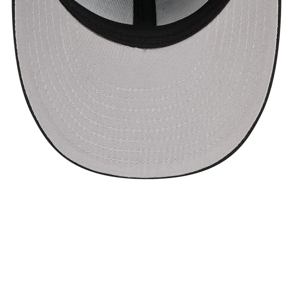 Chicago Cubs MLB Tweedy Cotton Black New Era 59FIFTY Fitted Cap, inside view showing a light grey undervisor with black stitching, complemented by black interior taping stretching across the panels, offering a glimpse of the cap's structured design.