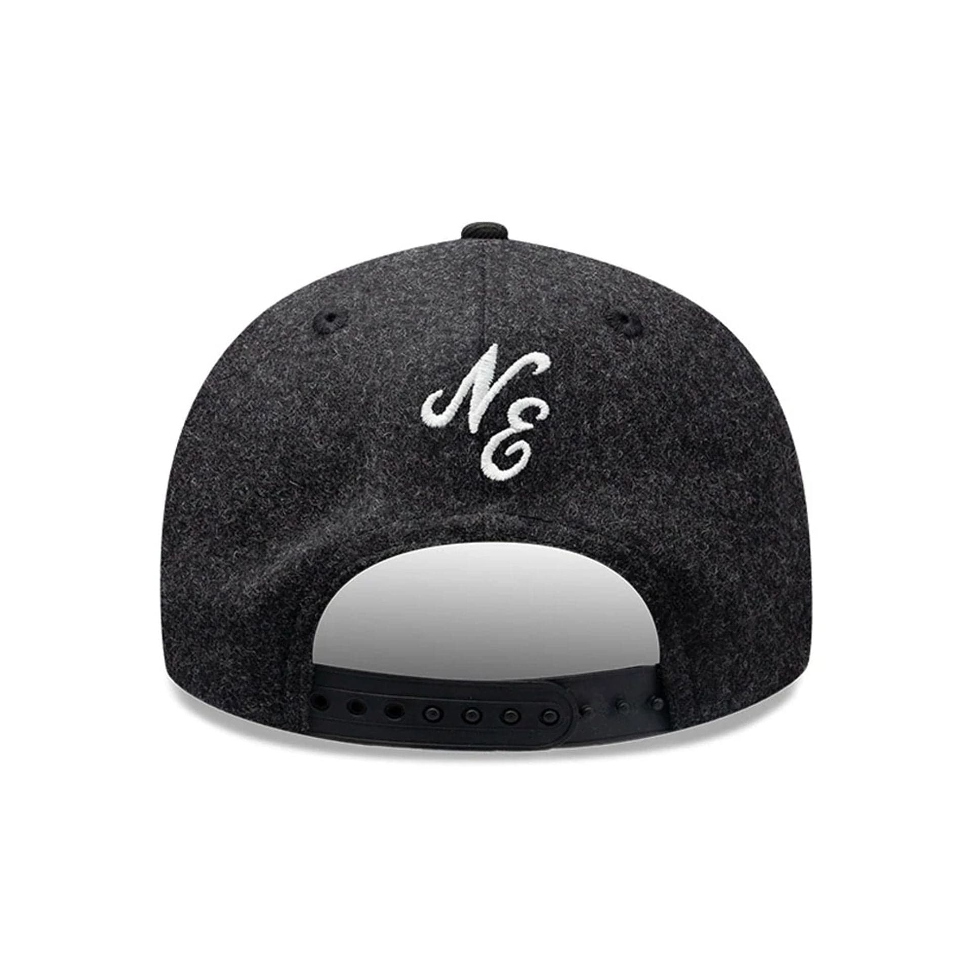 Pictured is this New Era Melton Wool Retro Crown 9FIFTY cap in black. 4
