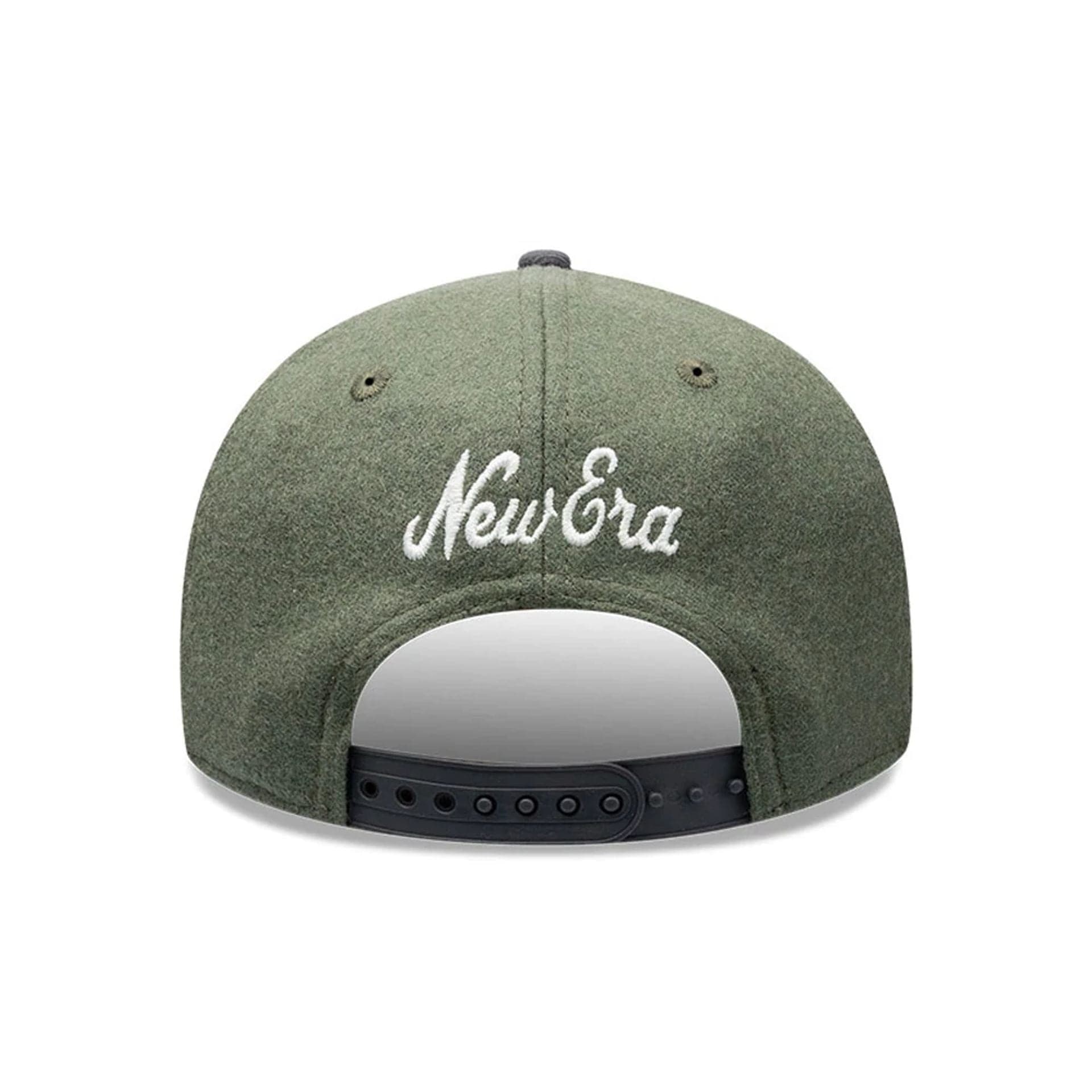 Pictured is this New Era Melton Wool Retro Crown 9FIFTY cap in dark grey. 4