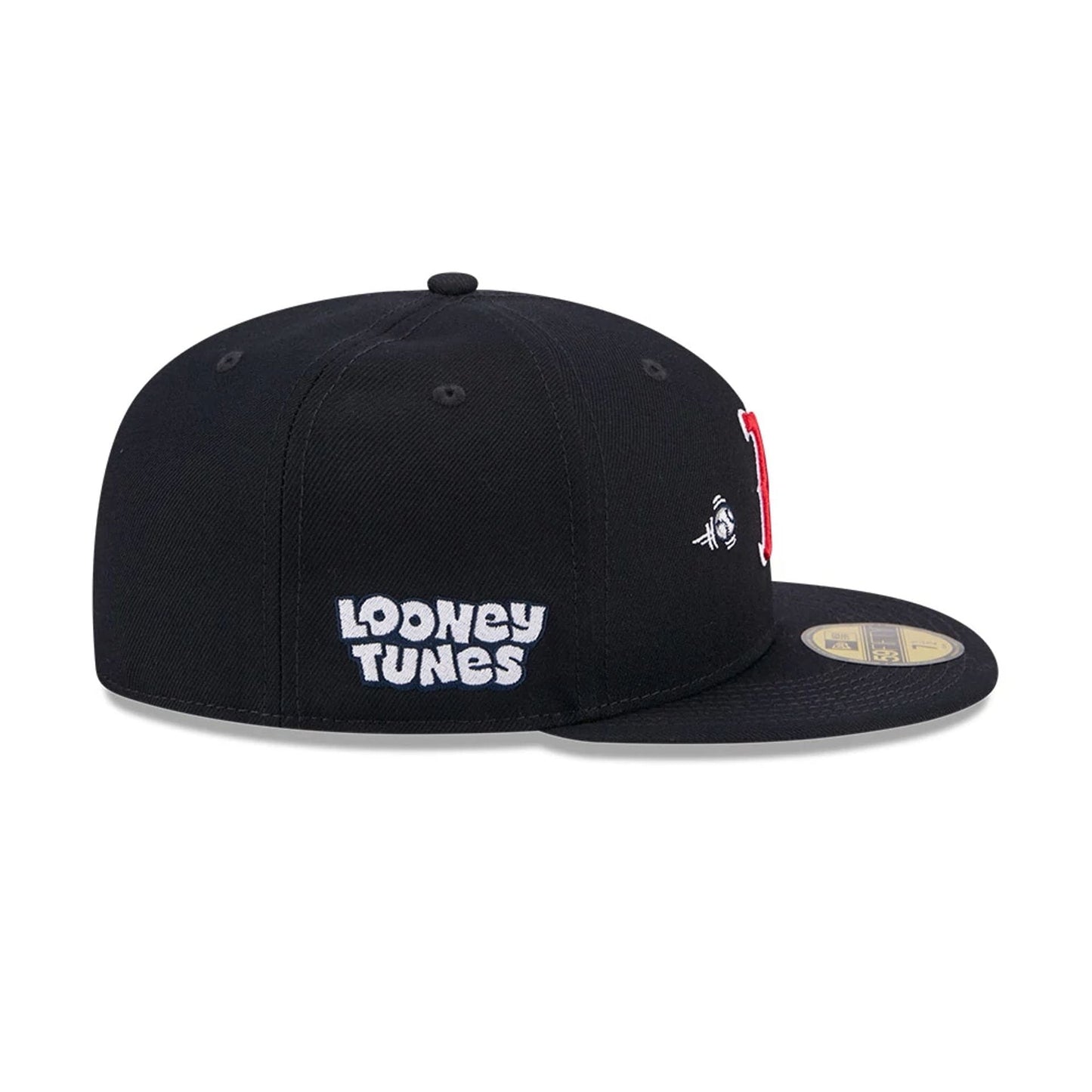 Pictured is this MLB X Looney Tunes Bugs Bunny Boston Red Sox 59FIFTY Fitted cap in navy. 6