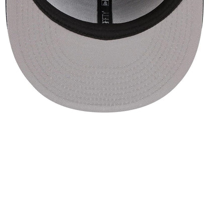 Pictured is this MLB X Looney Tunes Bugs Bunny Detroit Tigers 59FIFTY Fitted cap in navy. 2