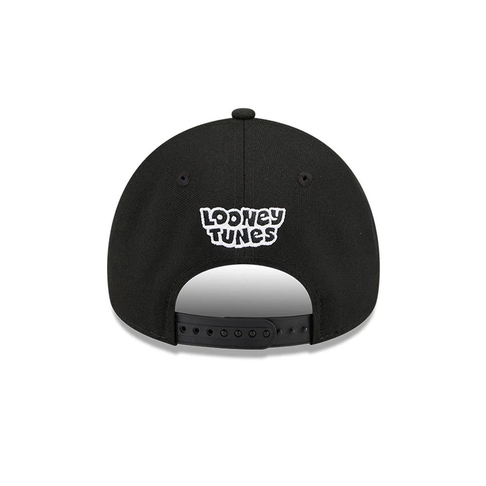 Pictured is this MLB X Looney Tunes Chicago White Sox 9FORTY A-Frame Adjustable cap in black. 5