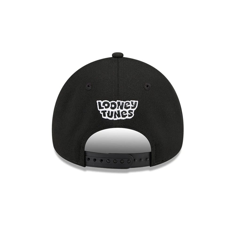 Pictured is this MLB X Looney Tunes Chicago White Sox 9FORTY A-Frame Adjustable cap in black. 5