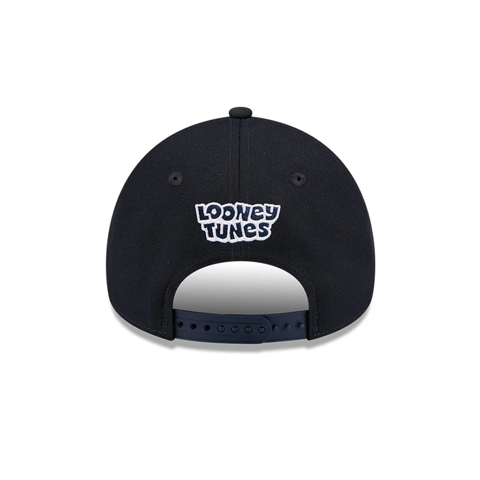 Pictured is this MLB X Looney Tunes New York Yankees 9FORTY A-Frame Adjustable cap in navy. 5