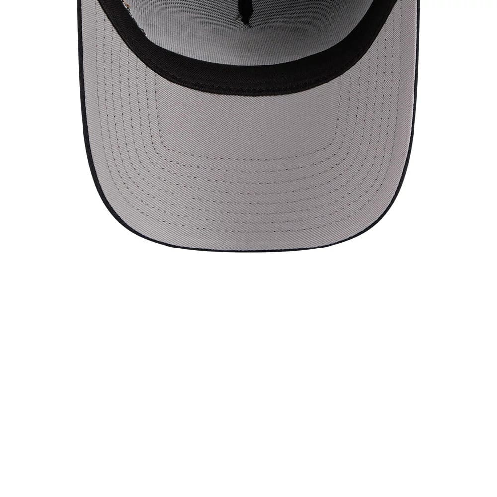 Pictured is this MLB X Looney Tunes New York Yankees 9FORTY A-Frame Adjustable cap in navy. 2