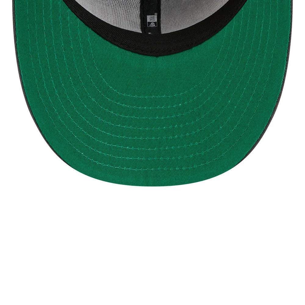 Pictured is this NHL Stanley Cup Champions Chicago Blackhawks 59FIFTY Fitted cap in dark grey. 2