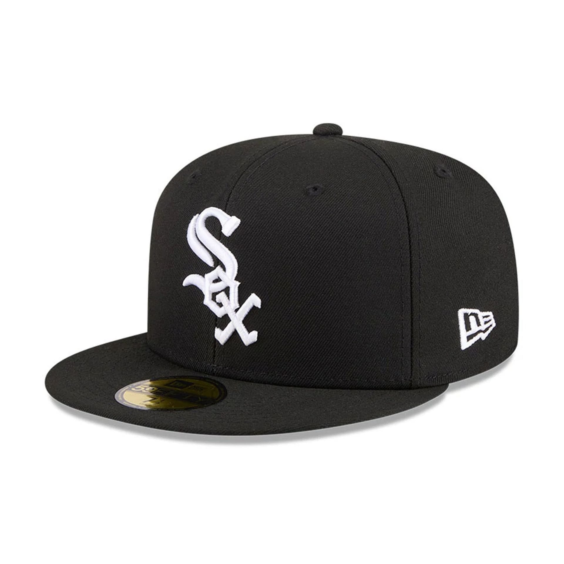 Pictured is this MLB Jackie Robinson Chicago White Sox 59FIFTY Fitted cap in black. 4