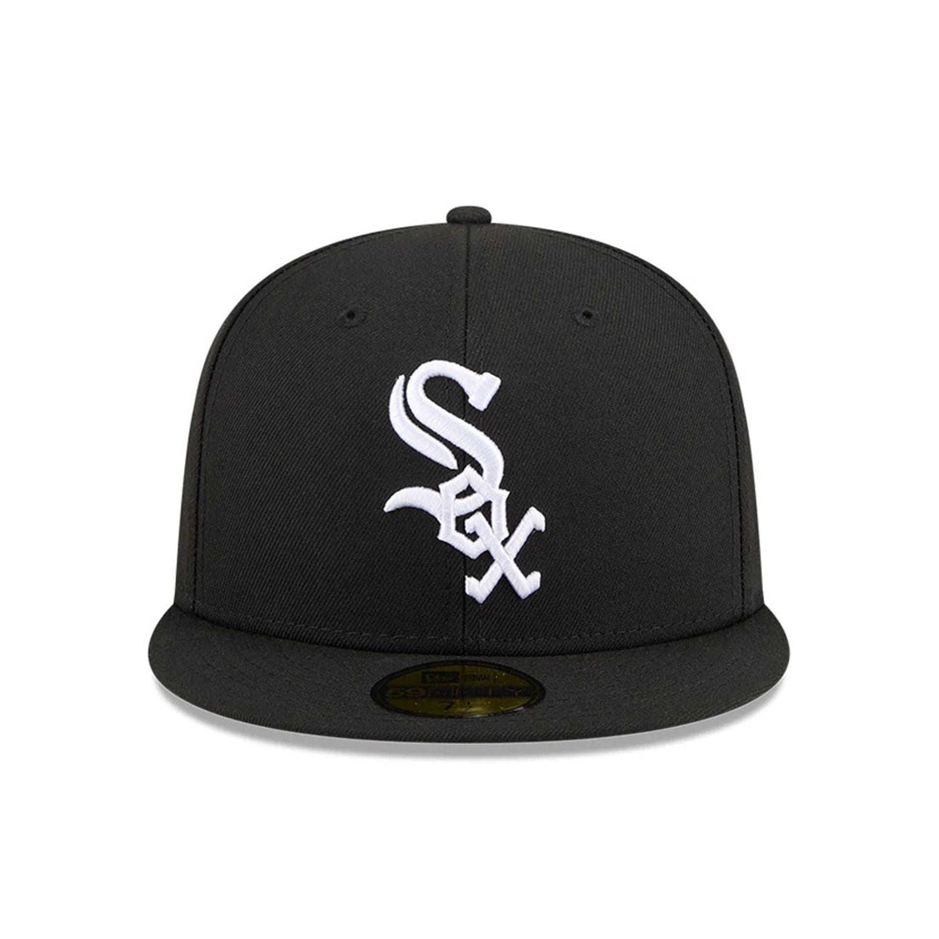 Pictured is this MLB Jackie Robinson Chicago White Sox 59FIFTY Fitted cap in black. 3