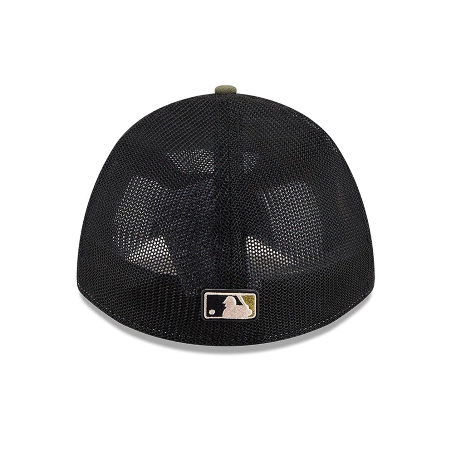Pictured is this MLB Armed Forces Day 2026 LA Dodgers 39THIRTY M-Crown Stretch Fit cap in green. 6