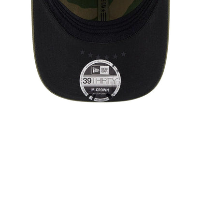 Pictured is this MLB Armed Forces Day 2026 Chicago White Sox 39THIRTY M-Crown Stretch Fit cap in green. 7