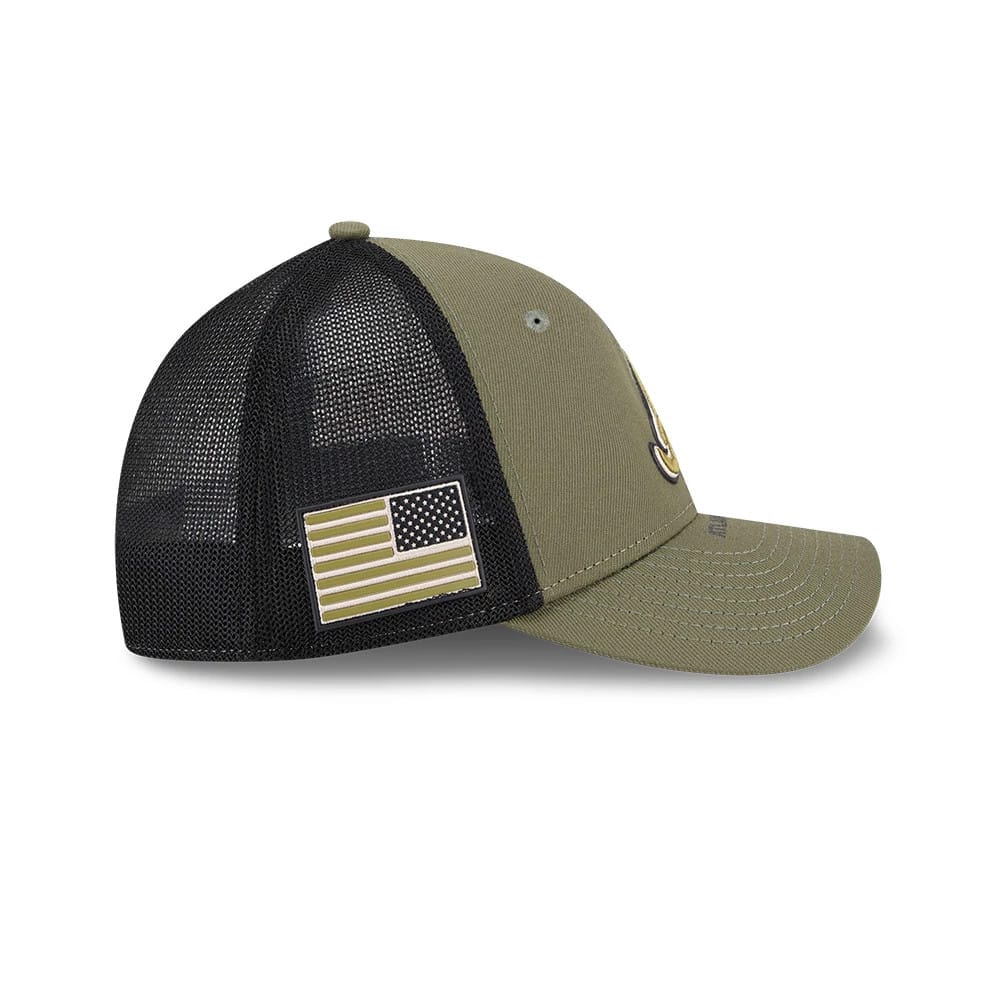 Pictured is this MLB Armed Forces Day 2026 Atlanta Braves 39THIRTY M-Crown Stretch Fit cap in green. 4