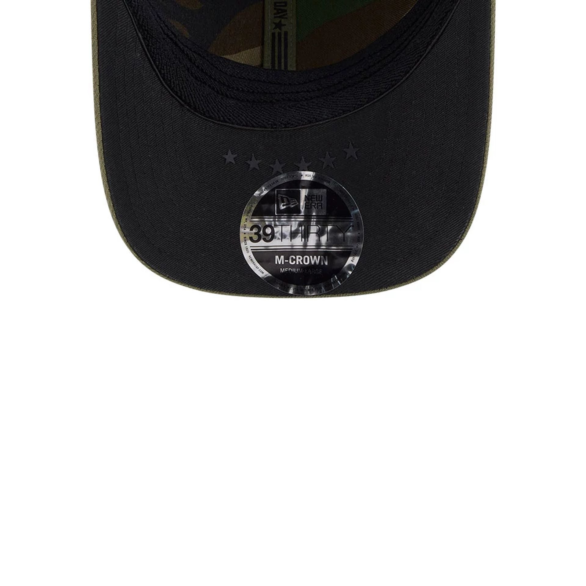 Pictured is this MLB Armed Forces Day 2026 Boston Red Sox 39THIRTY M-Crown Stretch Fit cap in green. 7