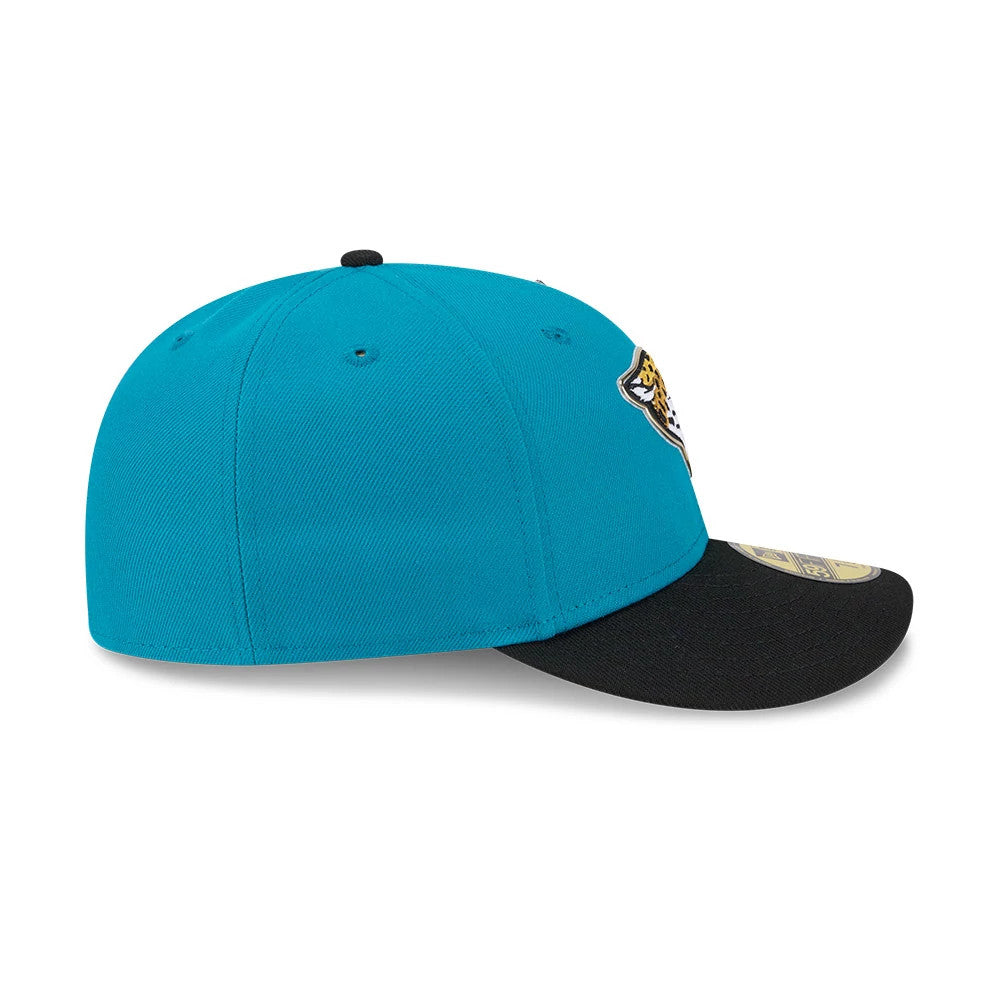 Jacksonville Jaguars NFL Draft 2026 Turquoise New Era 59FIFTY Fitted Cap, side view showing the embroidered Jaguars logo on the front panel, with a structured turquoise crown, black flat visor, and a gold 59FIFTY size sticker on the visor.