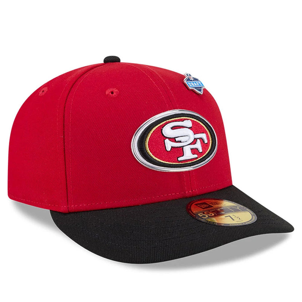 San Francisco 49ers NFL Draft 2026 Red New Era 59FIFTY Fitted Cap, three-quarter view showing the raised embroidered SF logo on the front panel, black flat visor with gold 59FIFTY size sticker, and an NFL Draft pin on the side.