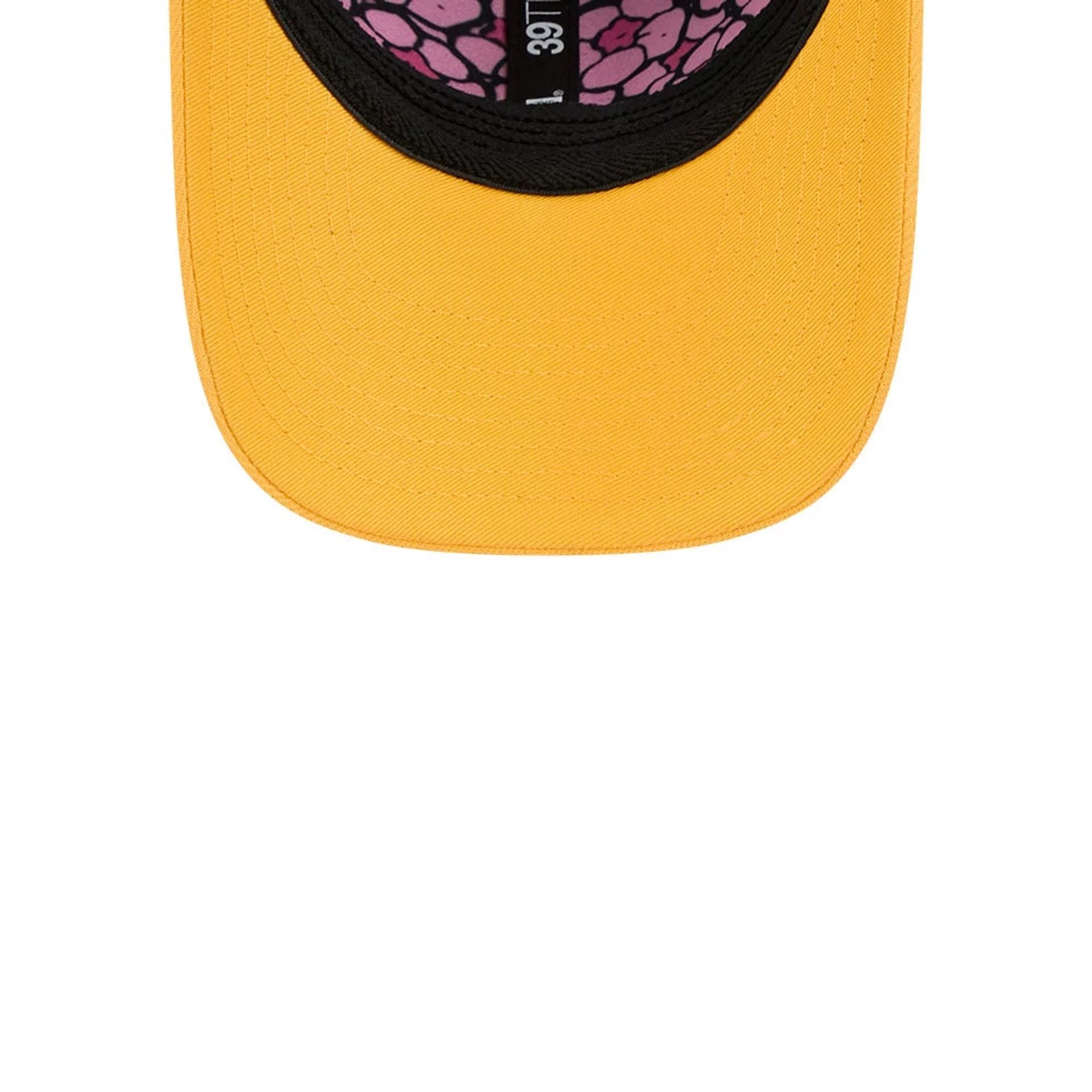 Pictured is this NFL Draft 2026 Washington Commanders 39THIRTY M-Crown Stretch Fit cap in dark red. 7