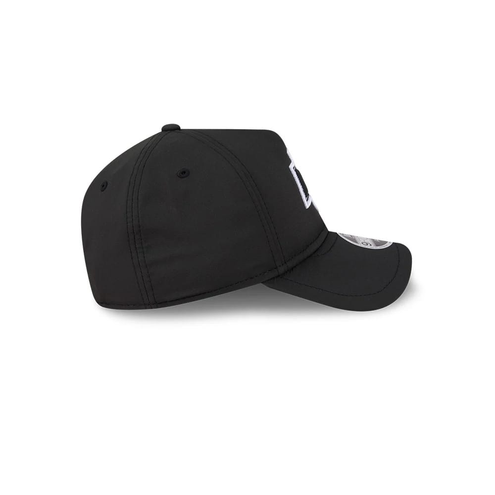 Pictured is this NHL Quickstrike LA Kings 9FORTY Apex cap in black. 6