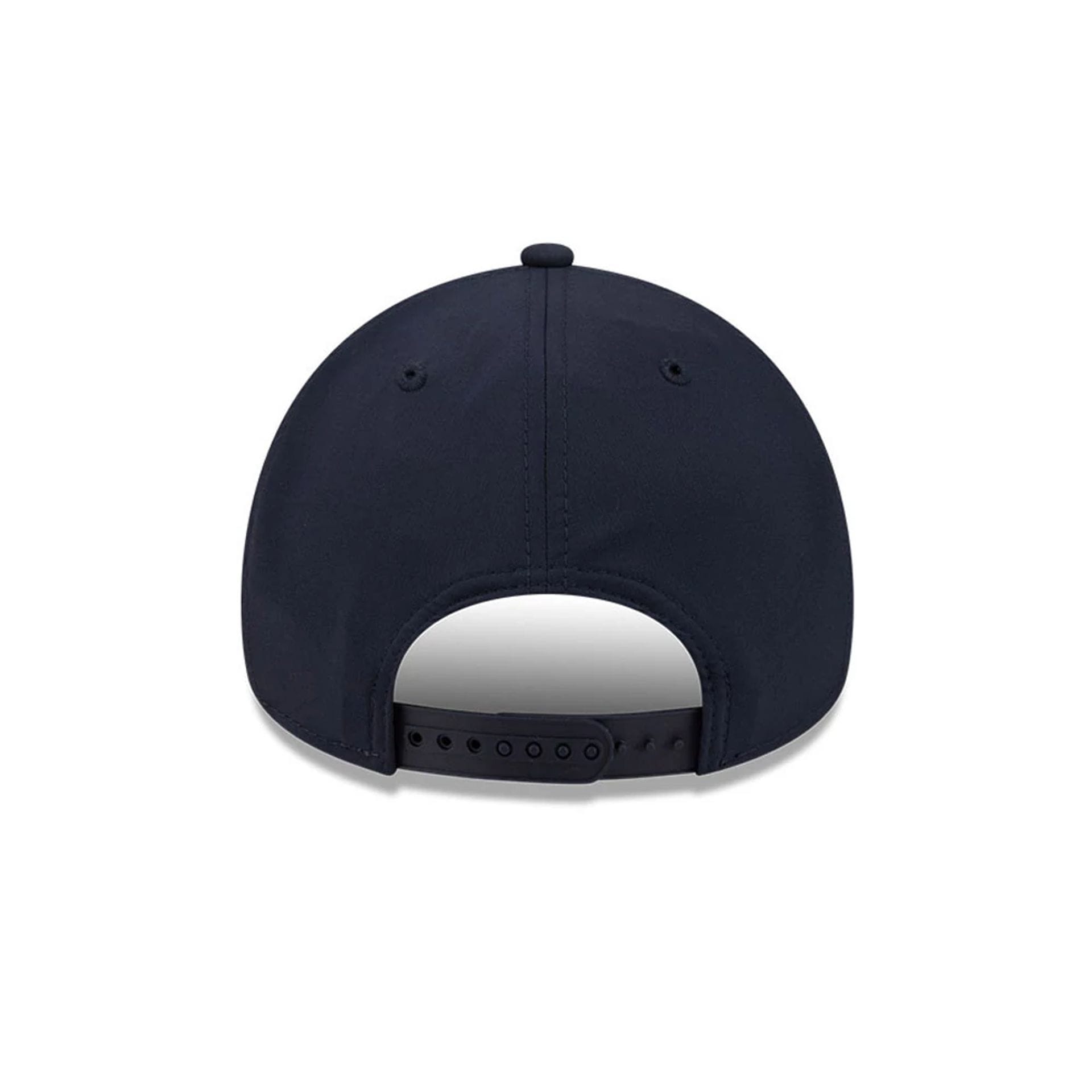 Pictured is this MLB Quickstrike Seattle Mariners 9FORTY Apex cap in navy. 4
