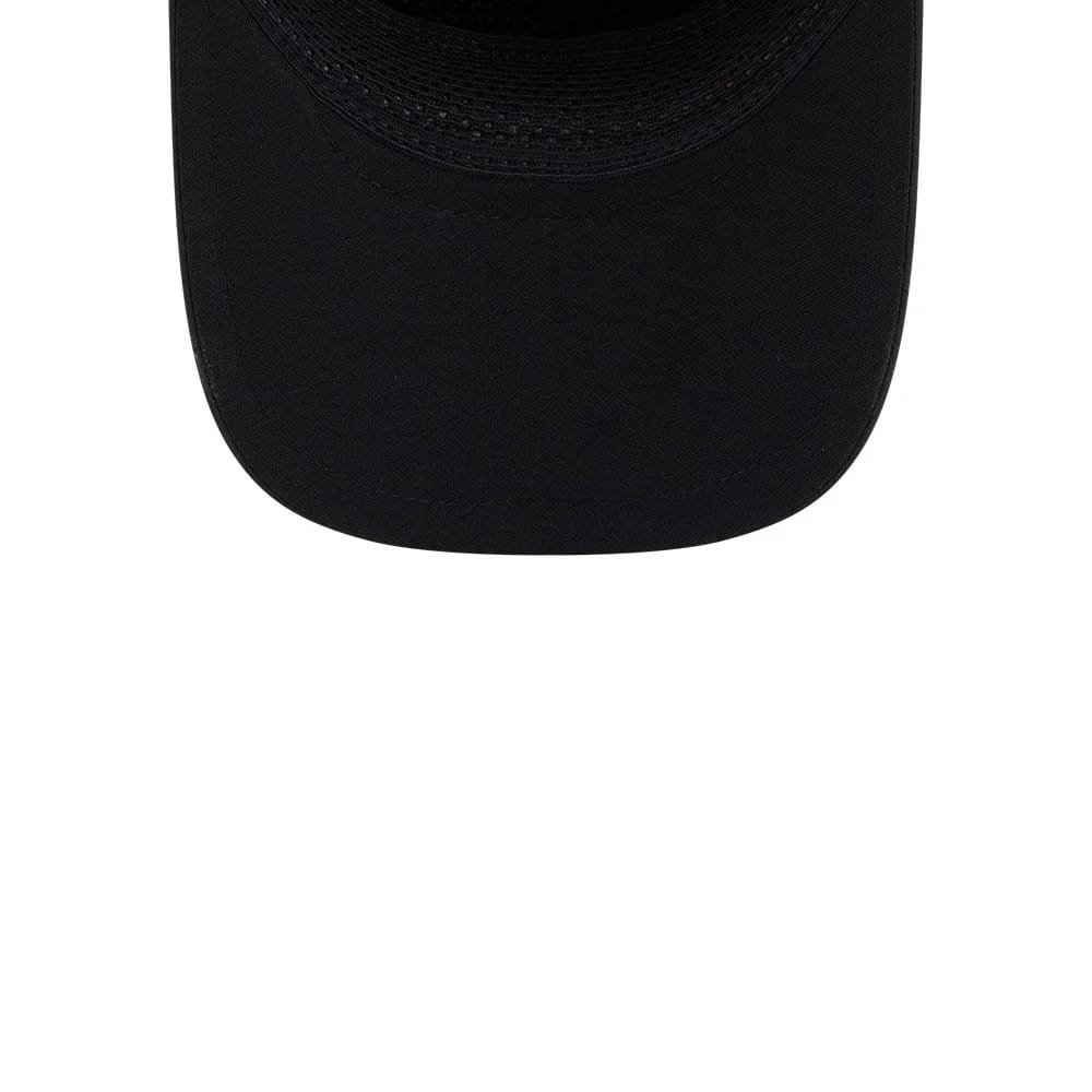 Pictured is this NBA Quickstrike Core Chicago Bulls 9FORTY Apex cap in black. 7