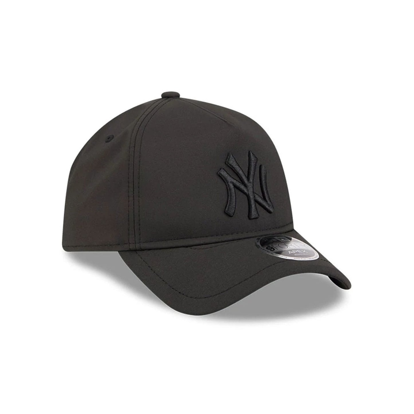 Pictured is this MLB Quickstrike New York Yankees 9FORTY Apex cap in black. 3