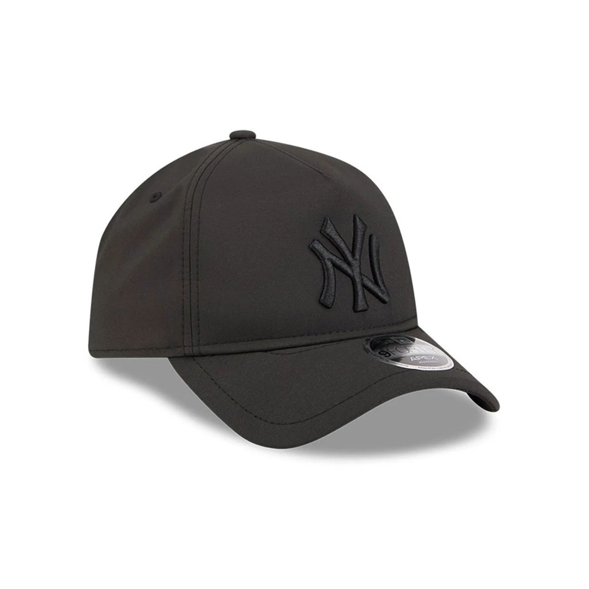Pictured is this MLB Quickstrike New York Yankees 9FORTY Apex cap in black. 3