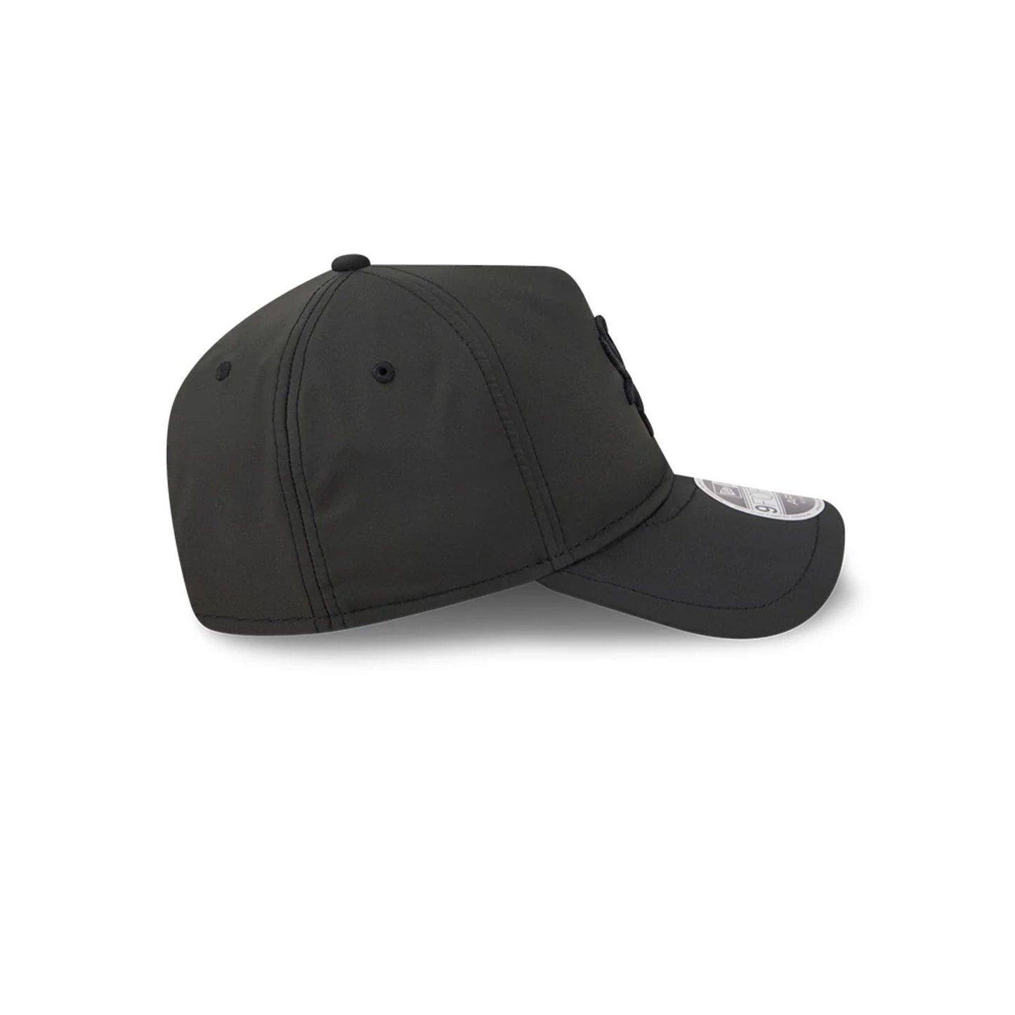 Pictured is this MLB Quickstrike Chicago White Sox 9FORTY Apex cap in black. 6