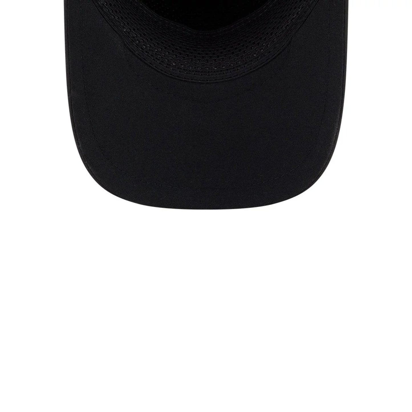 Pictured is this MLB Quickstrike Chicago White Sox 9FORTY Apex cap in black. 7