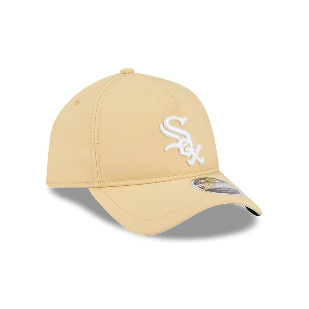 Pictured is this MLB Quickstrike Chicago White Sox 9FORTY Apex cap in white. 4