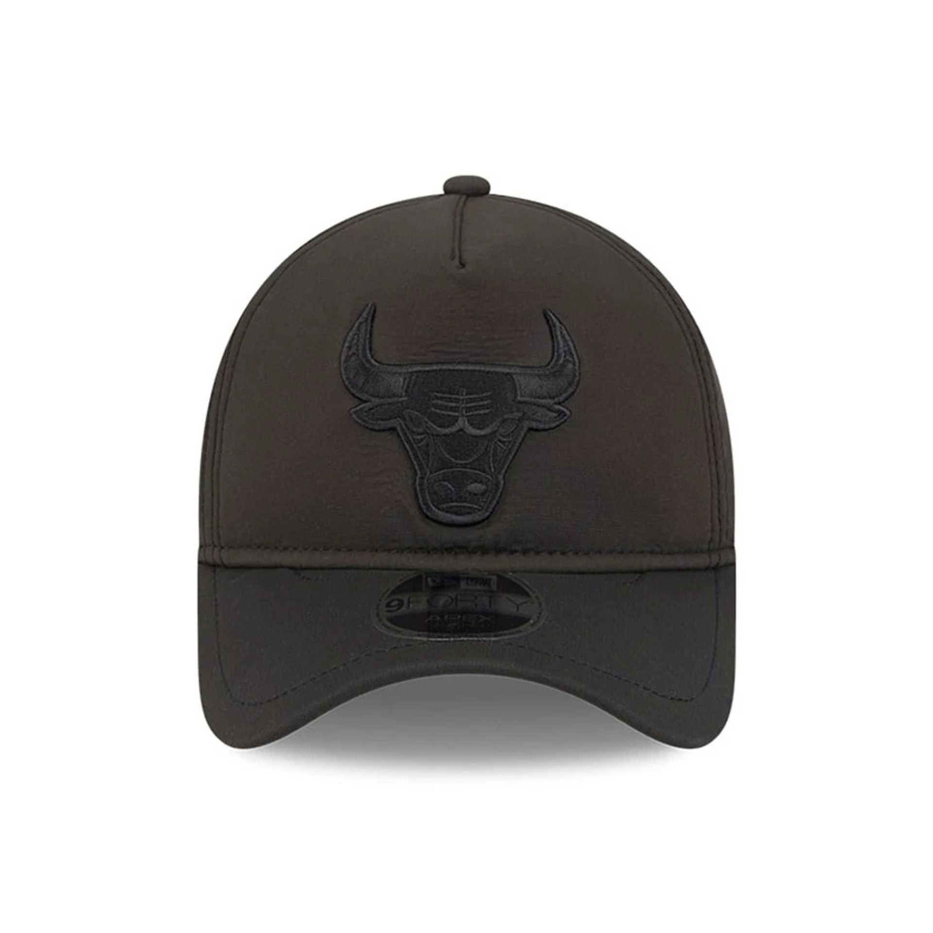 Pictured is this NBA Quickstrike Chicago Bulls 9FORTY Apex cap in black. 2