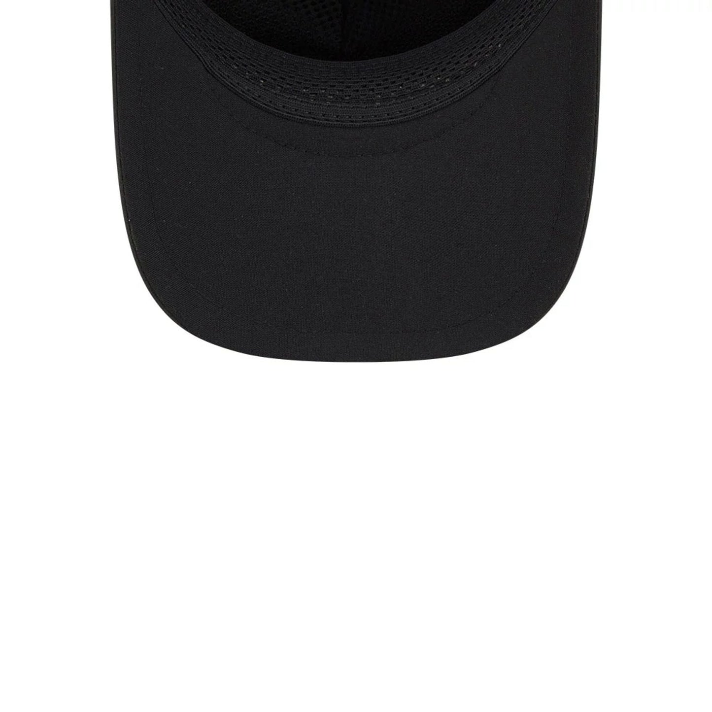 Pictured is this MLB Quickstrike Chicago White Sox 9FORTY Apex cap in black. 7