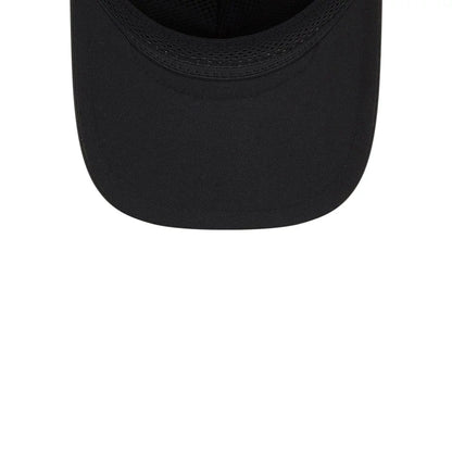 Pictured is this MLB Quickstrike Chicago White Sox 9FORTY Apex cap in black. 7
