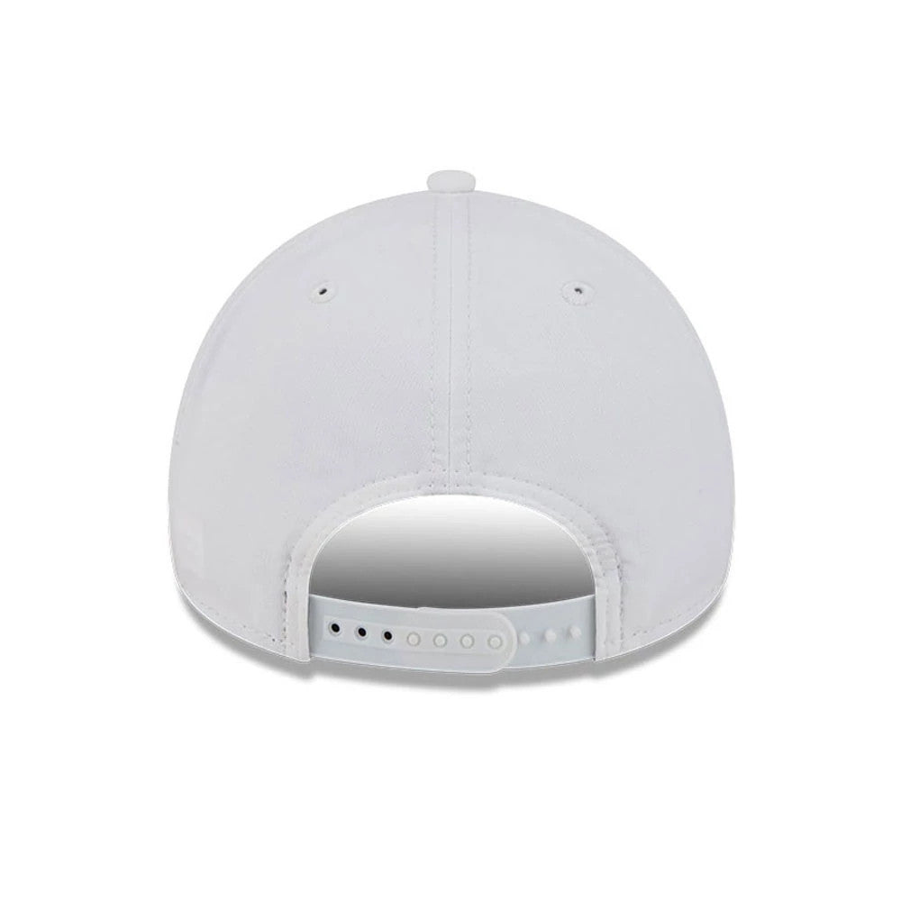 Pictured is this MLB Quickstrike New York Yankees 9FORTY Apex cap in white. 5