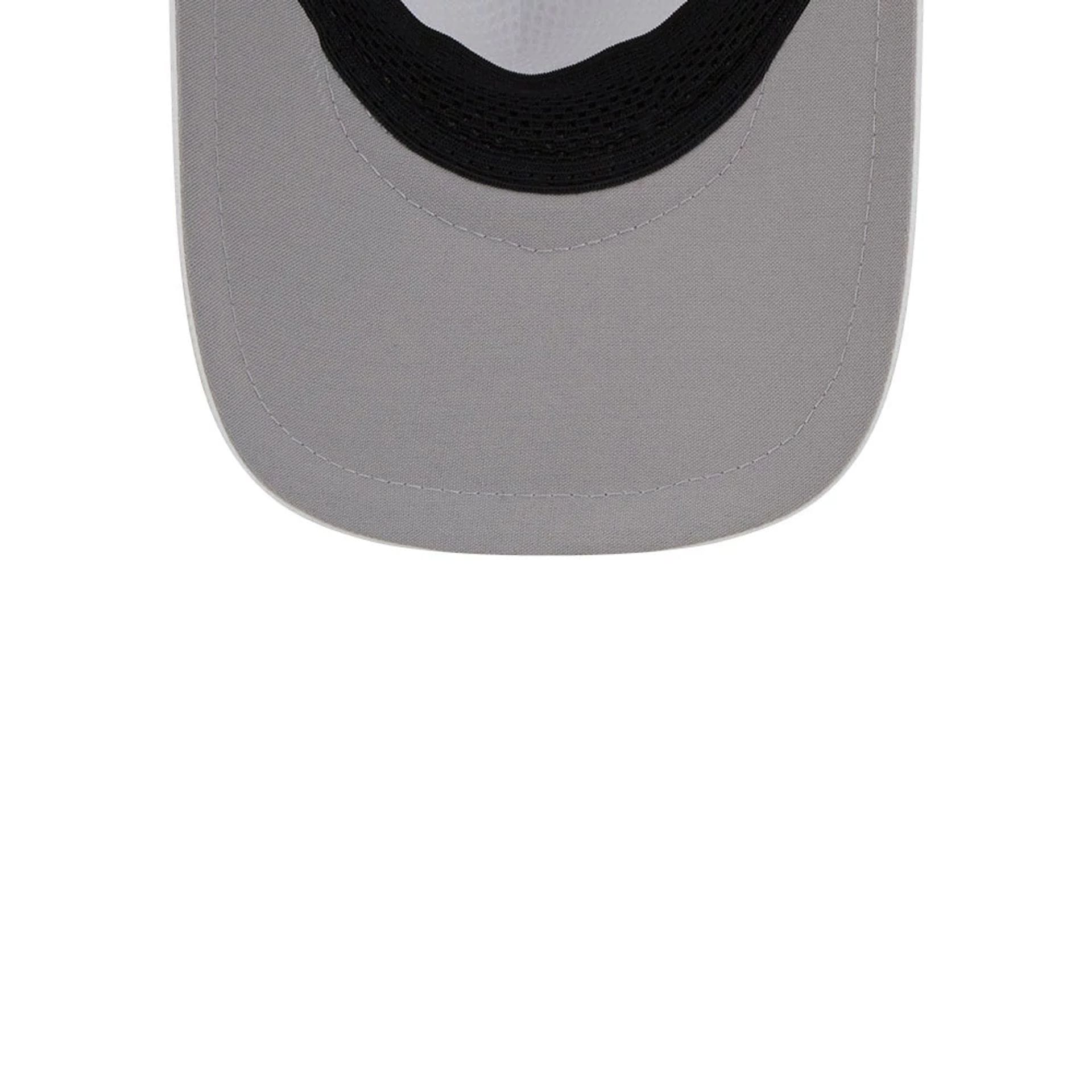 Pictured is this MLB Quickstrike New York Yankees 9FORTY Apex cap in white. 2