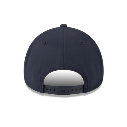 Pictured is this MLB Quickstrike New York Yankees 9FORTY Apex cap in navy. 4